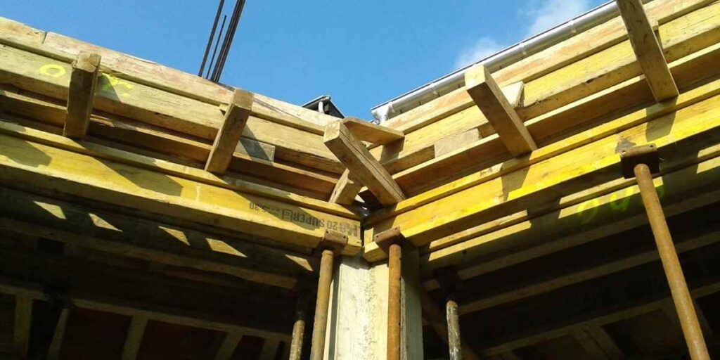 modern home building in Pakistan